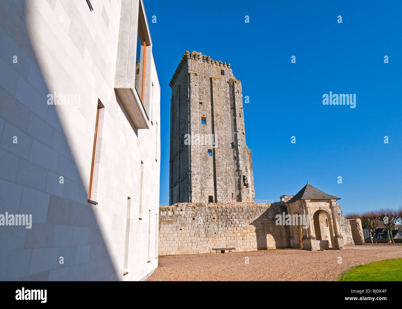 Nuovo e moderno museo di archeologia edificio, Le Grand-Pressigny, sud-Touraine, Francia. Foto Stock