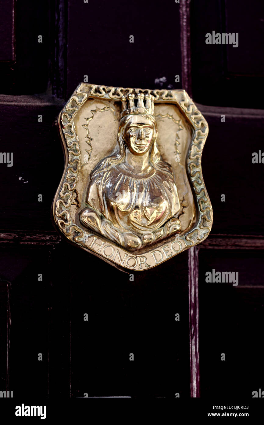 Targa in ottone sulla porta in Covent Garden, Londra Iscrizione cuscinetto 'Honor Deo" Foto Stock