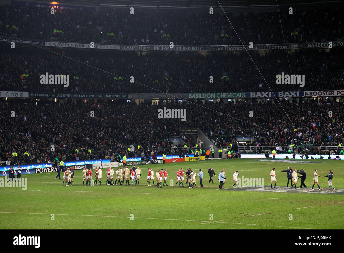Spidercam in uso per la prima volta in un internazionale di rugby gioco - Inghilterra e Galles a Twickenham 2010 Foto Stock