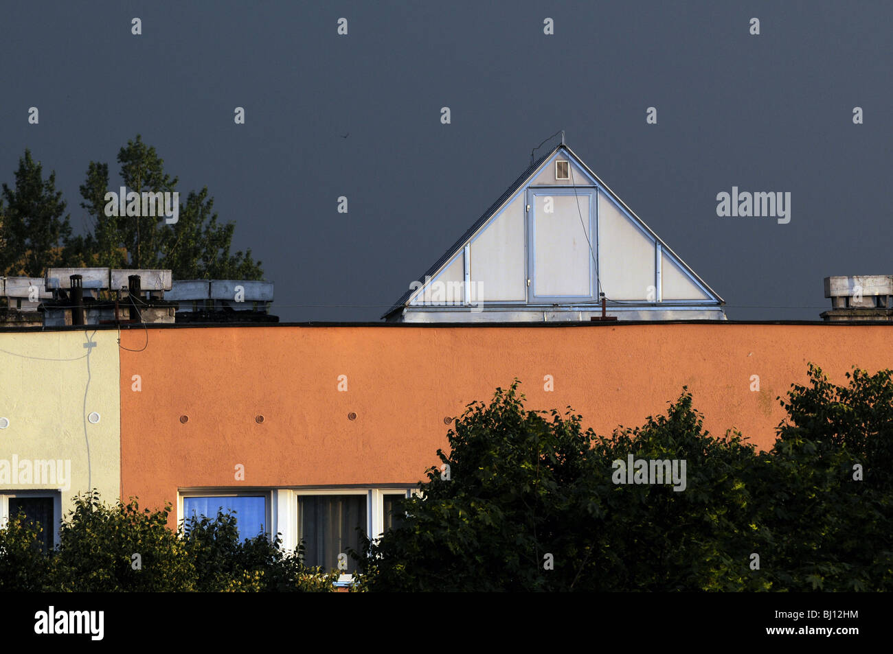 Casa di appartamenti nel quartiere Brodno a Varsavia, Polonia Foto Stock