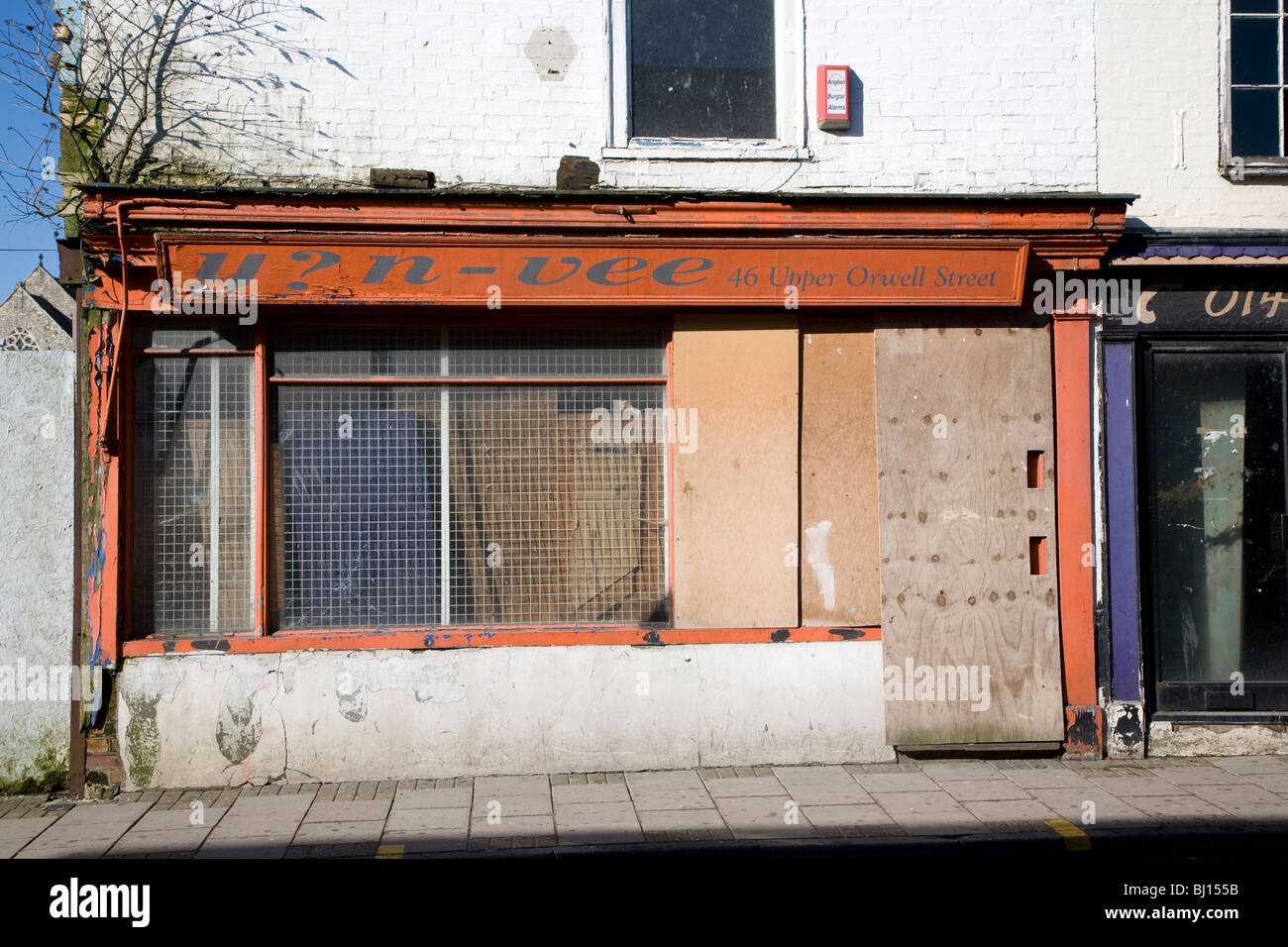 Fila abbandonati superiore shop Orwell Street Ipswich Suffolk in Inghilterra Foto Stock