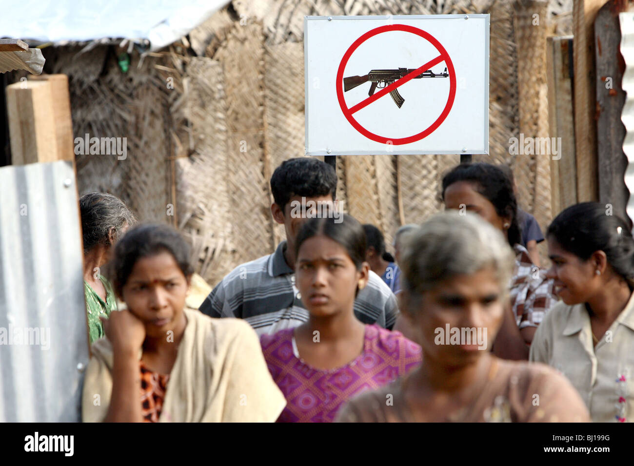 Nessun segno di armi in un rifugio per gli Sfollati Interni, Batticaloa nello Sri Lanka Foto Stock Nessun segno di armi in un rifugio per gli Sfollati Interni, Batticaloa nello Sri Lanka Foto Stock