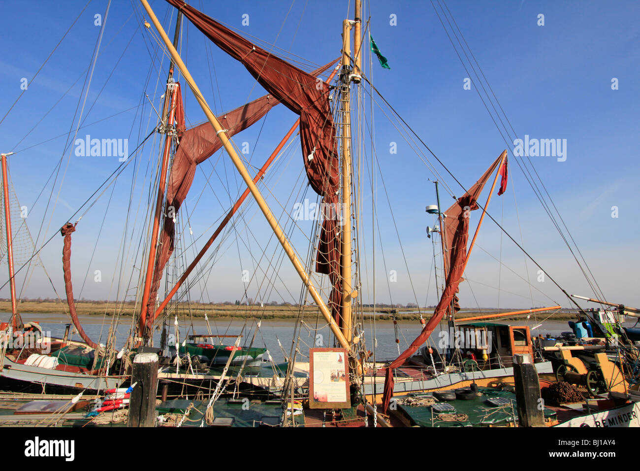 Il Quayside Maldon Essex Thames chiatte a vela England Regno unito Gb Foto Stock