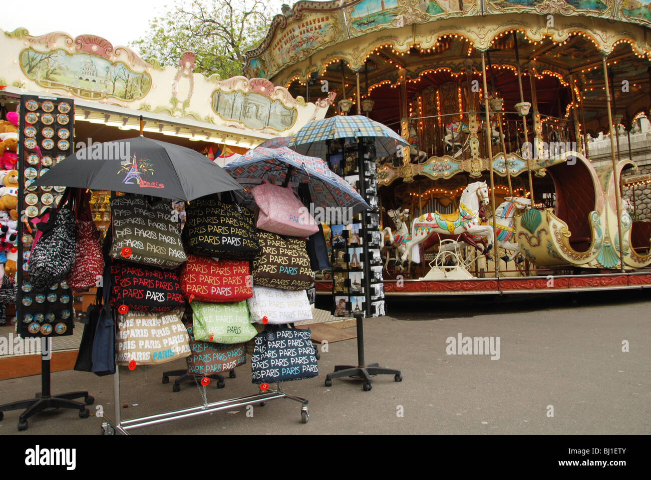 Negozio di souvenir su Place St Pierre Montmartre Parigi Francia Foto Stock