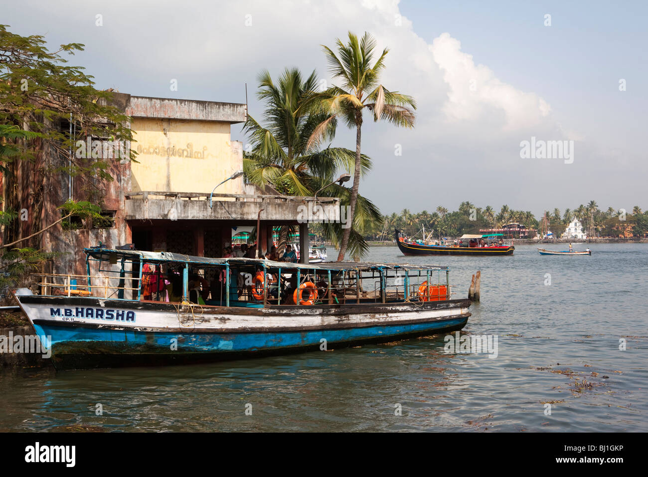 India Kerala, Kochi, Fort Cochin, vypeen island ferry boat al terminale Foto Stock
