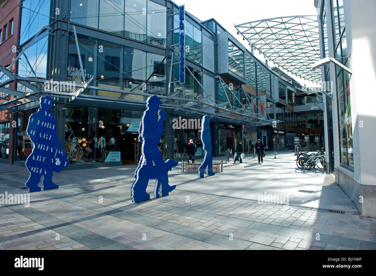 Arte di strada a Anne Street entrata a Victoria Square Belfast Foto Stock