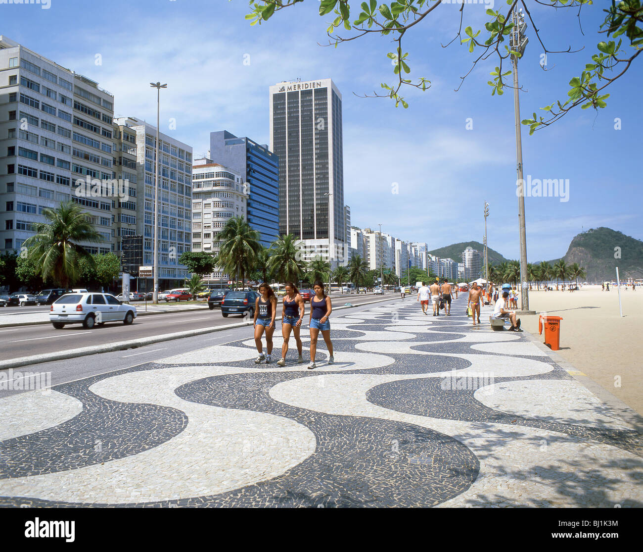 Sulla spiaggia di Copacabana, Rio de Janeiro, Stato di Rio de Janeiro, Repubblica del Brasile Foto Stock