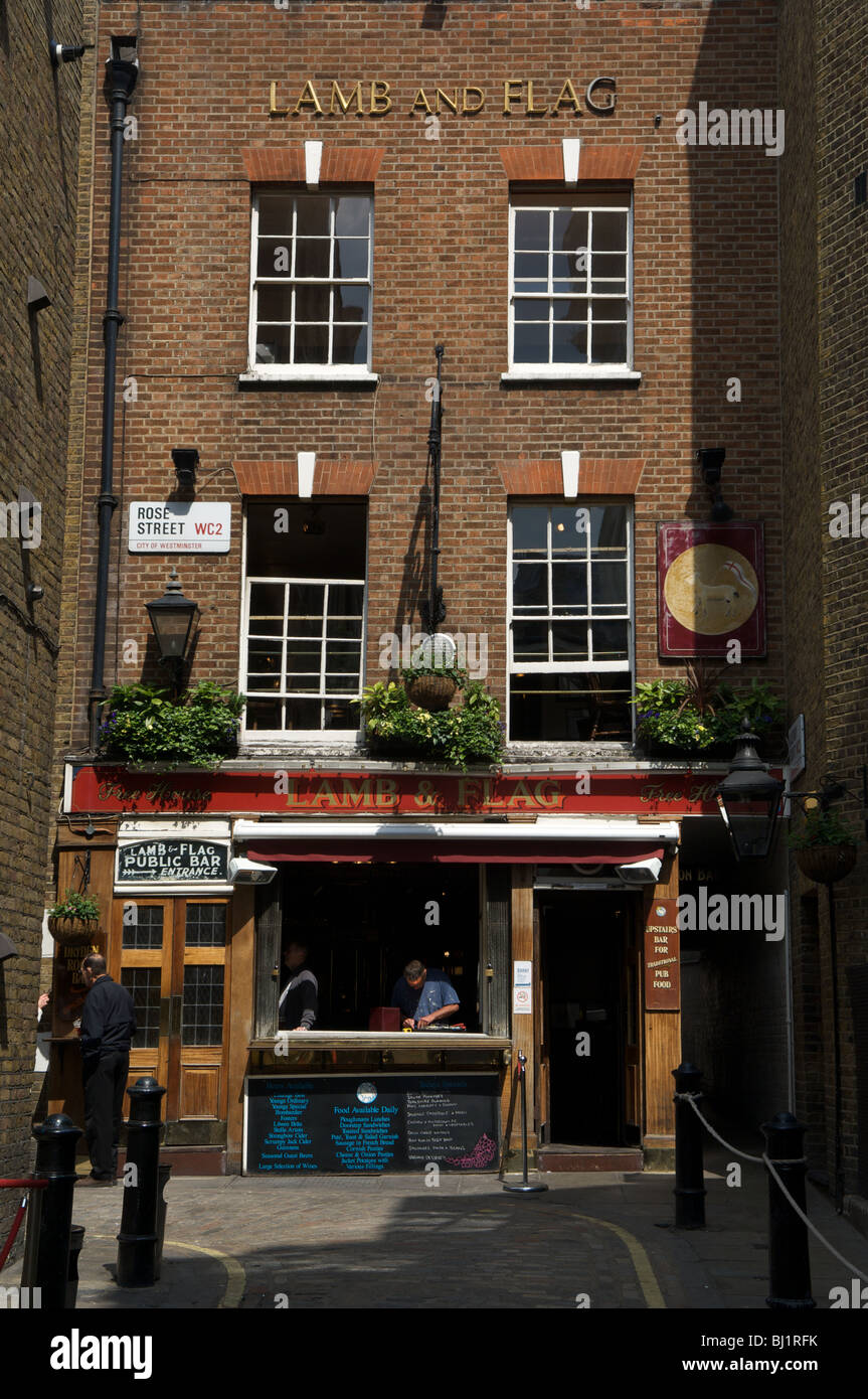 L Agnello e bandiera pub, Covent Garden, Londra, Regno Unito Foto Stock