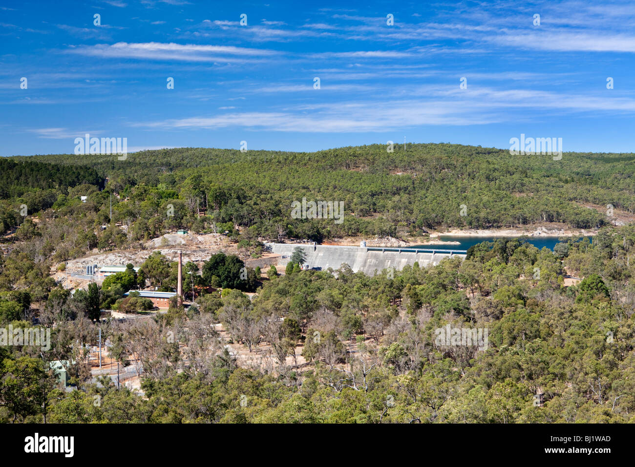 Mundaring Weir diga e lago C.Y. O'Connor serbatoio dal Golden View Lookout. Foto Stock