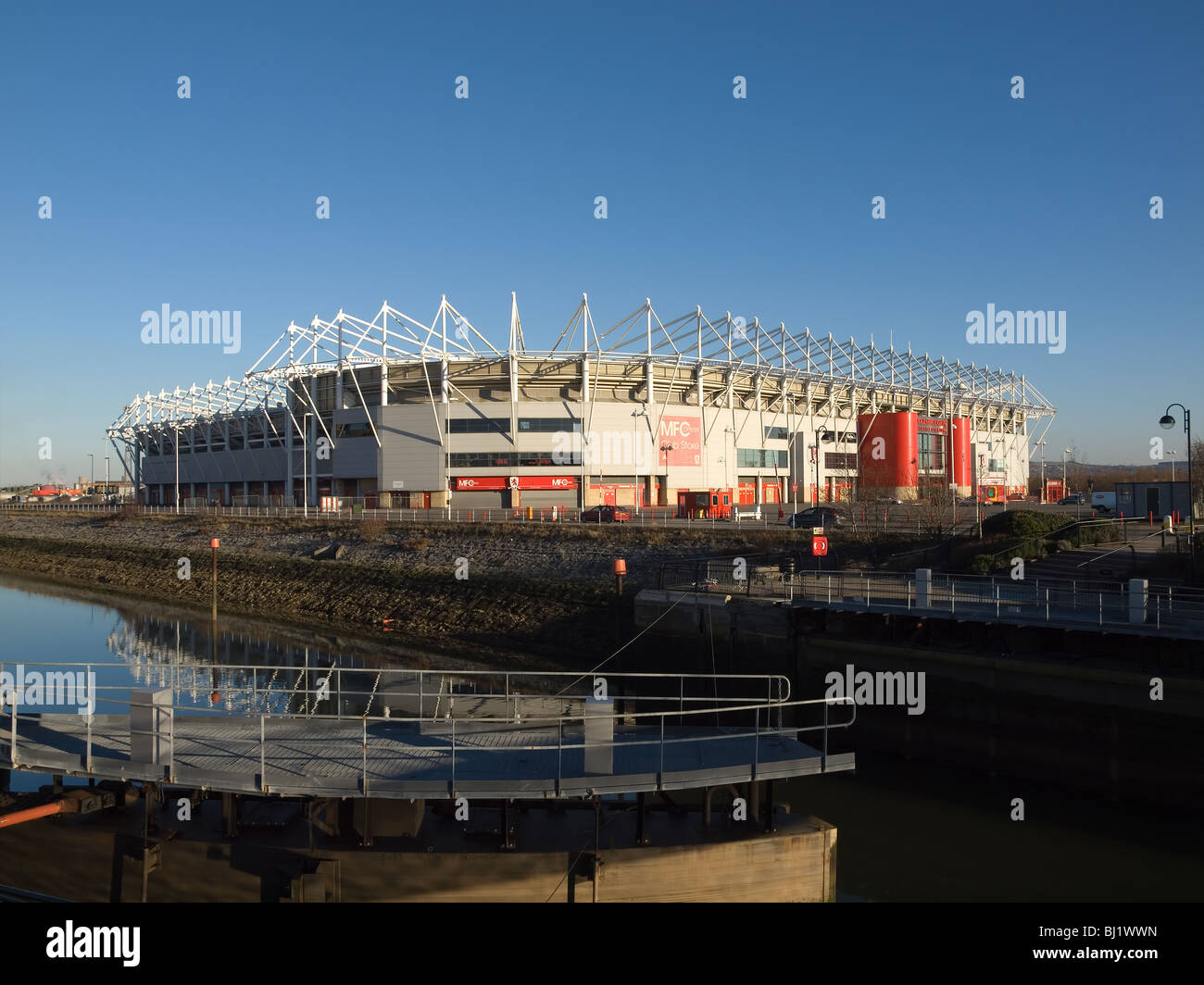 Il Riverside Stadium di Middlesbrough Football Club, dal Fiume Tees, Middlesbrough Cleveland, Regno Unito Foto Stock