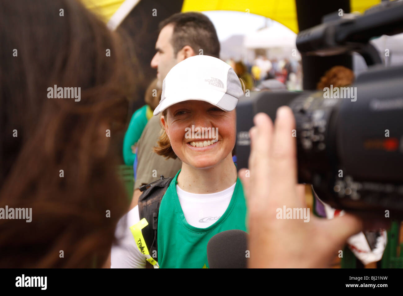 Elisabeth Lizzy Hawker in esecuzione il 123km Trans Gran Canaria cross montagna corsa per tutta l'isola di Gran Canaria. Foto Stock