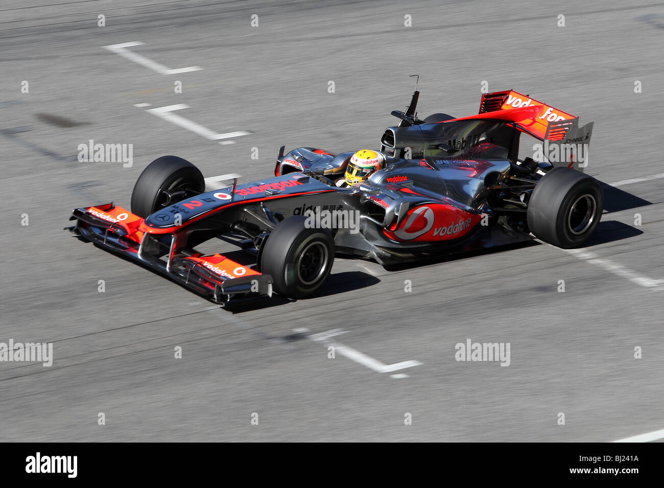 Lewis Hamilton alla guida della McLaren Mercedes auto di Formula Uno a Barcellona. Foto Stock