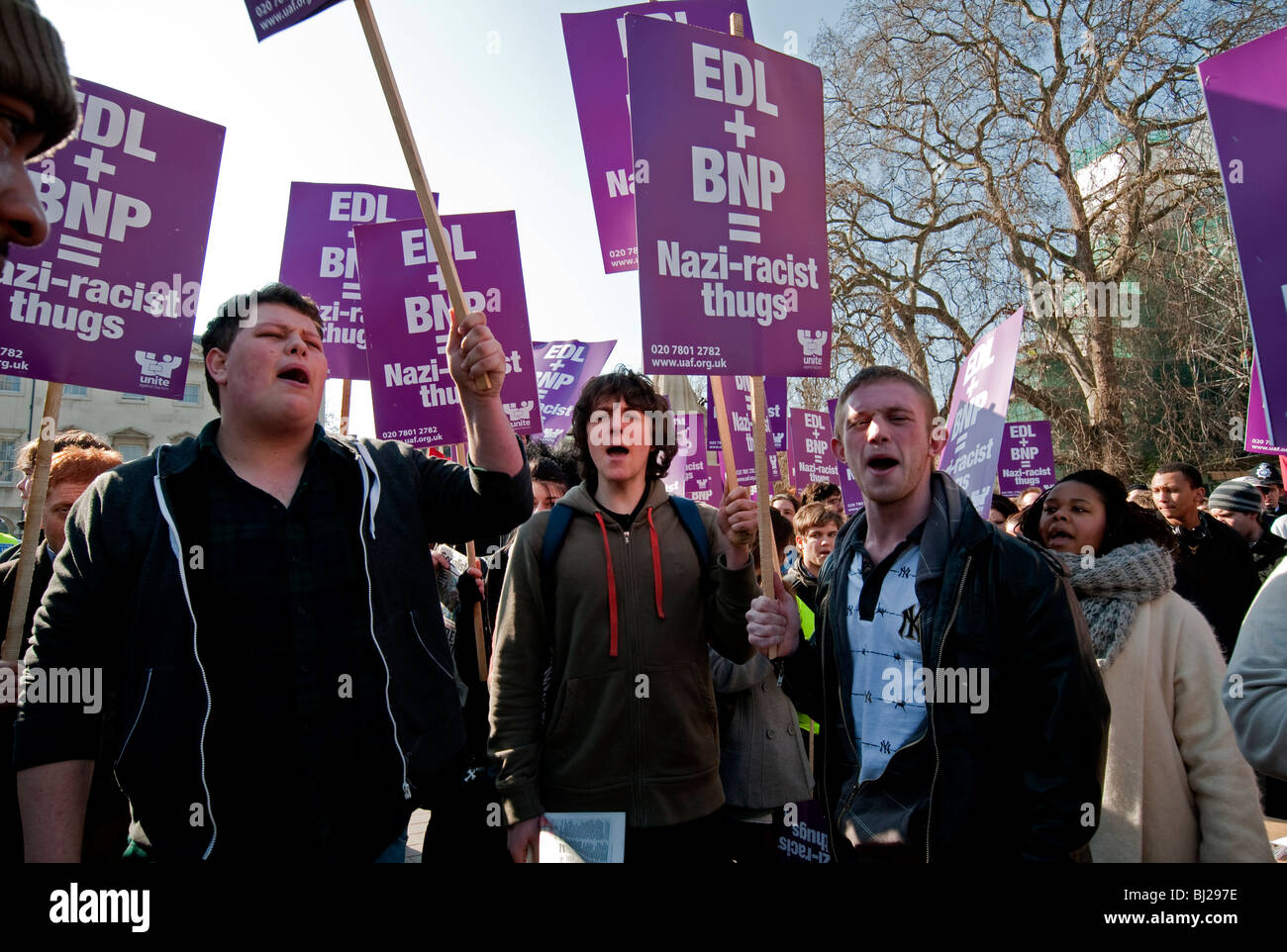 UAF (uniti contro il fascismo) protesta in piazza del Parlamento contro Islamophobic uomo politico olandese Geert Wilders visita a Londra. Foto Stock