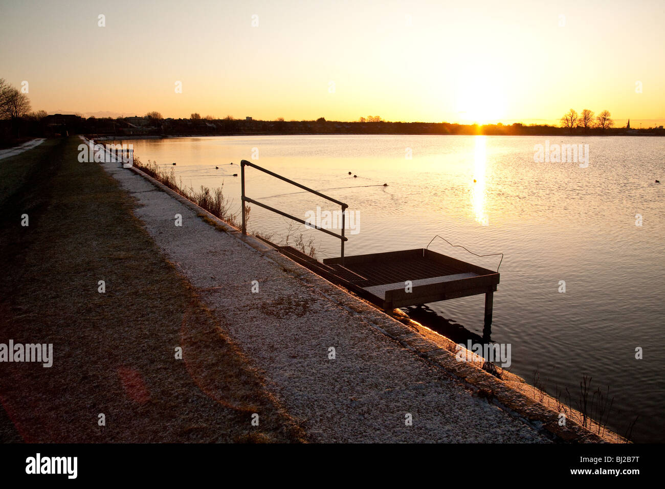 Tramonto su serbatoi di Walthamstow Londra Inghilterra. Foto Stock