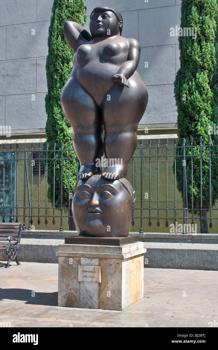 La statuaria in bronzo scolpite da Fernando Botero e si trova nella Plaza Botero, Medellin, Antioquia, Colombia Foto Stock