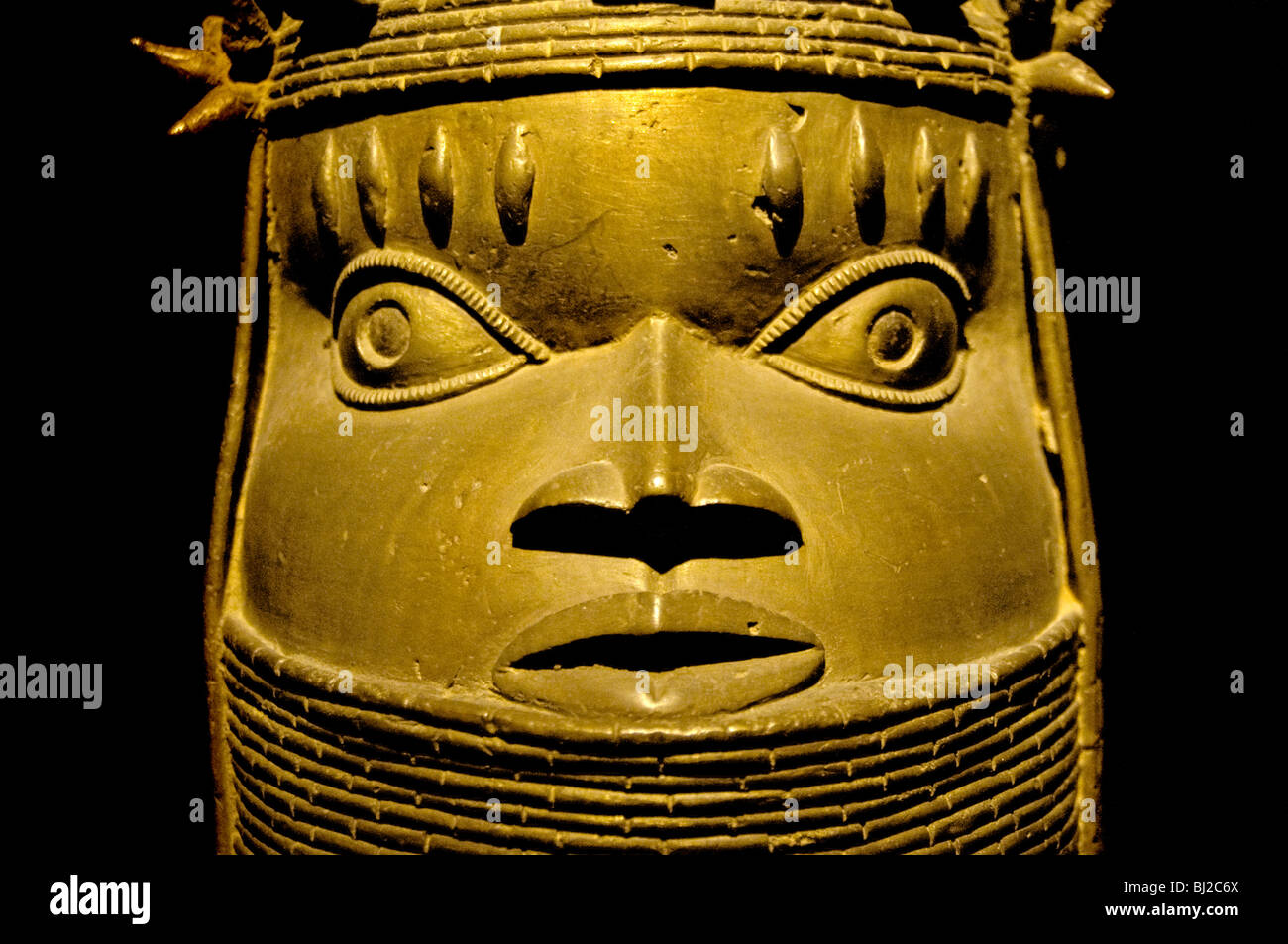 Iyoba Regina madre del XIX secolo Royal Benin Nigeria Guinea Museo Coast Africa Africa ( collare 37 di ammucchiati uno stringhe di Foto Stock