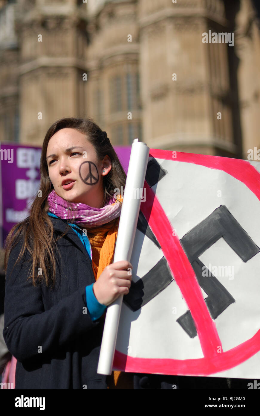 A unire le forze contro il fascismo sostenitore proteste contro la difesa inglese League a Londra, 05/03/2010. Foto Stock