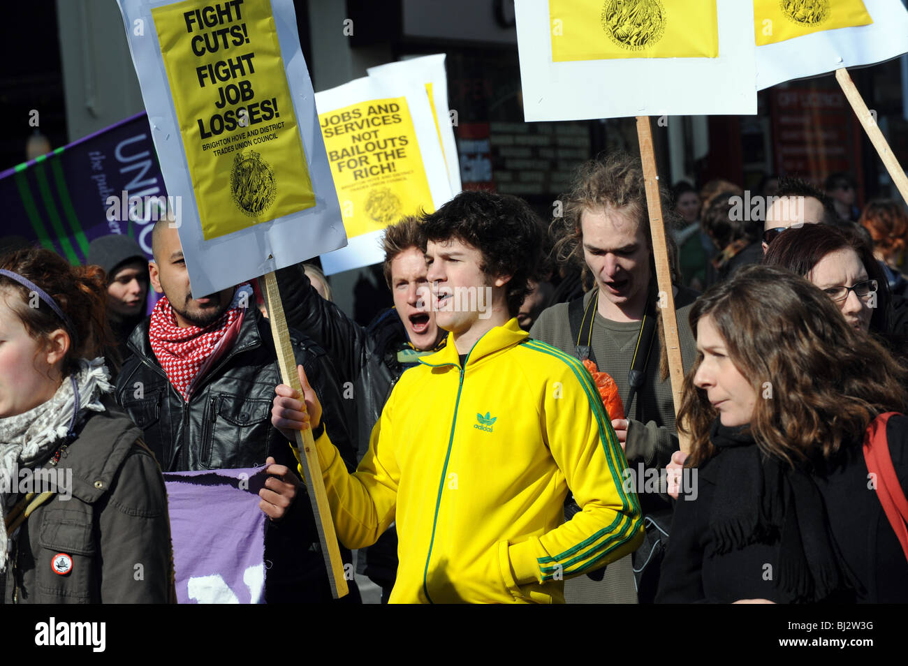 Protesta contro i tagli di posti di lavoro a Brighton Regno Unito Foto Stock