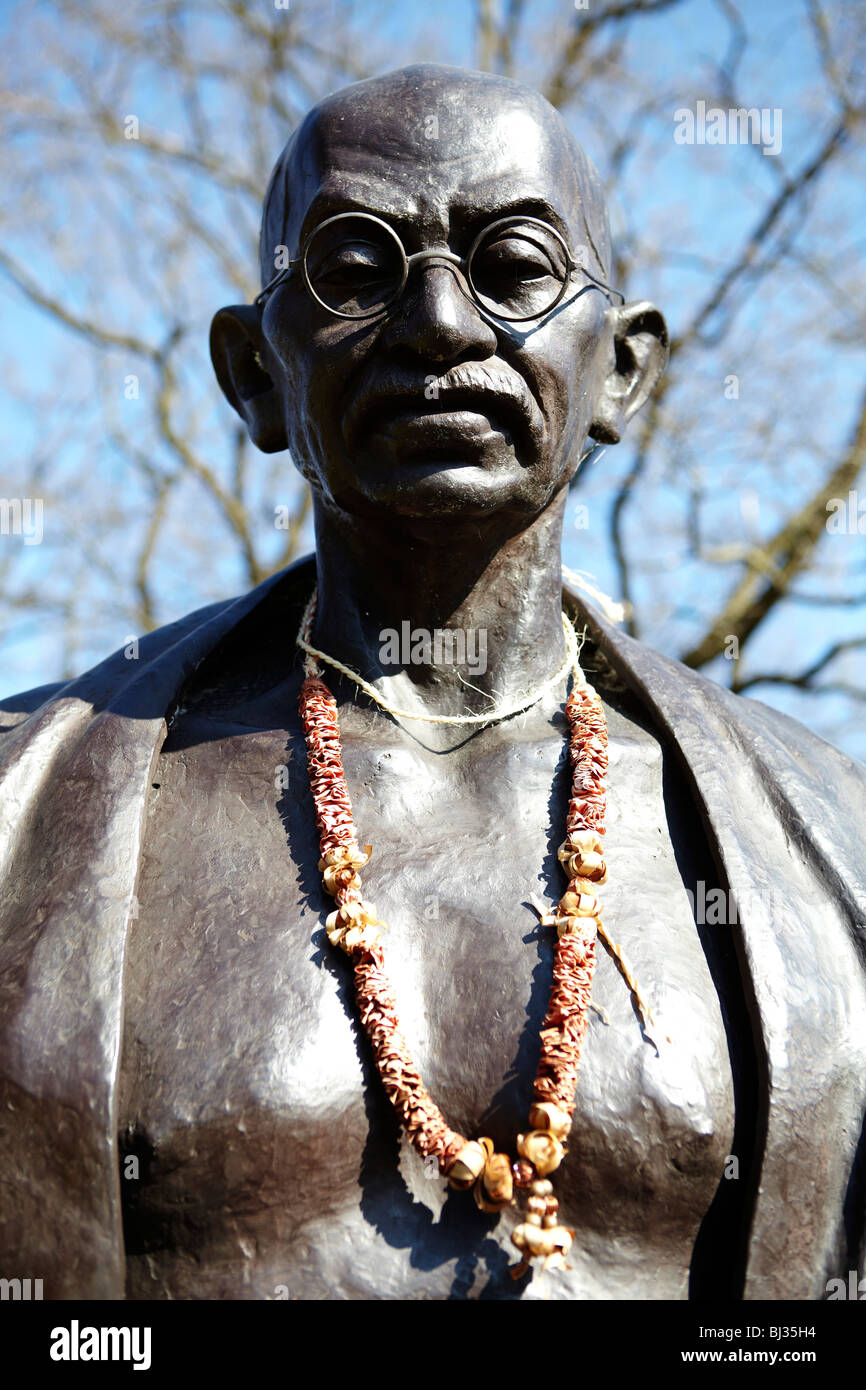 Statua del Mahatma Ghandi all'Ariana Park (Musée Ariana), Ginevra, Svizzera Foto Stock