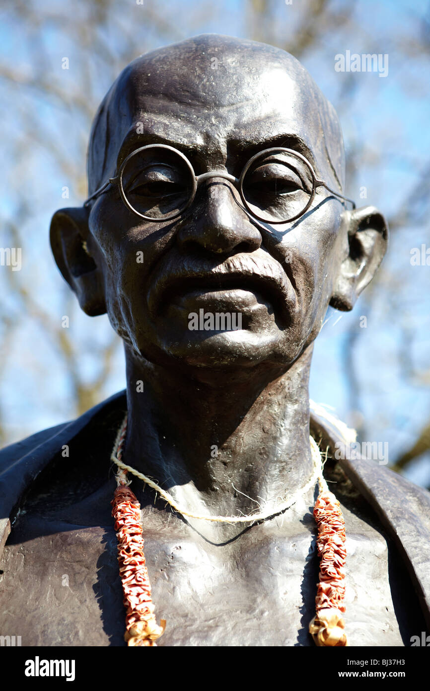 Statua del Mahatma Ghandi all'Ariana Park (Musée Ariana), Ginevra, Svizzera Foto Stock
