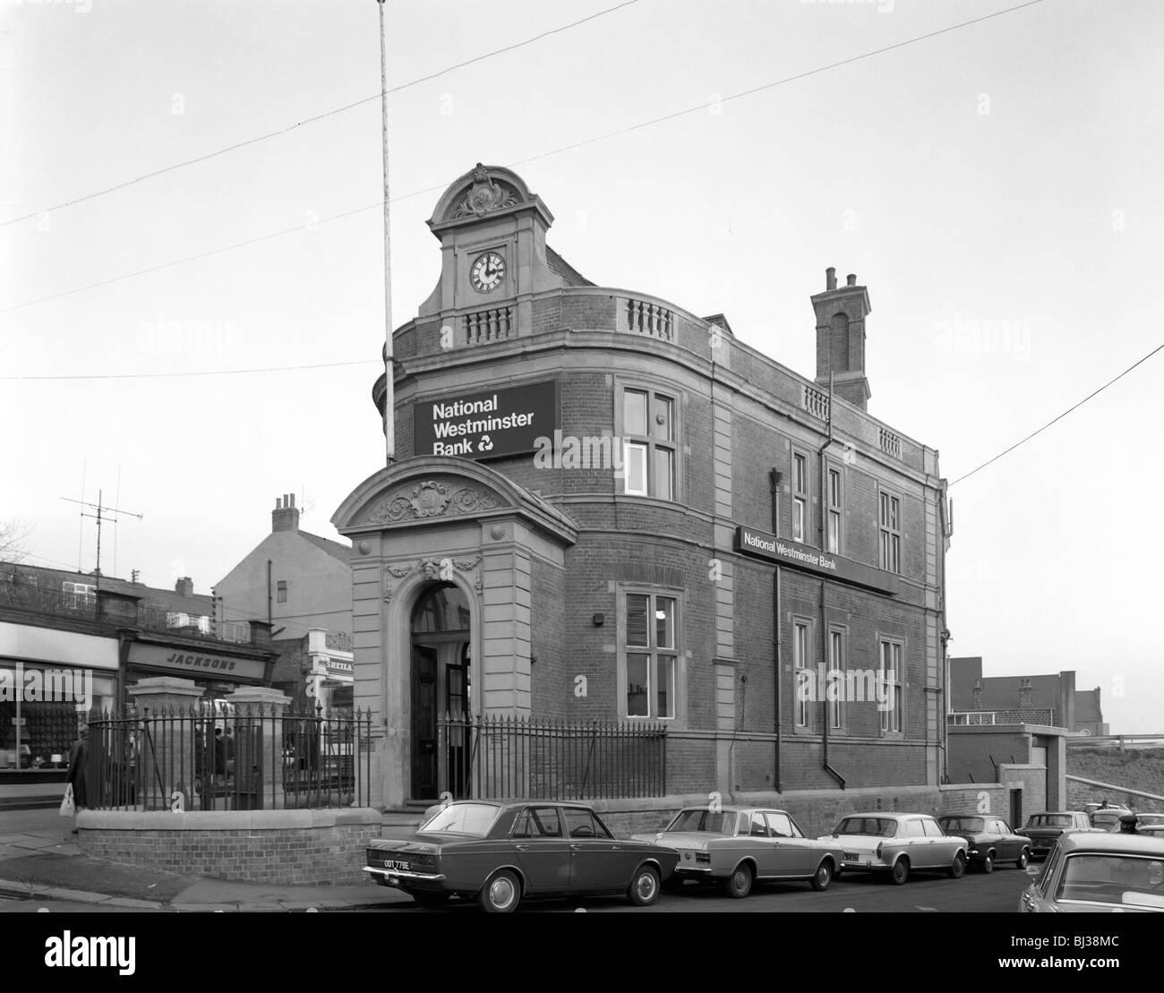 La NatWest Bank, Mexborough, South Yorkshire, 1971. Artista: Michael Walters Foto Stock