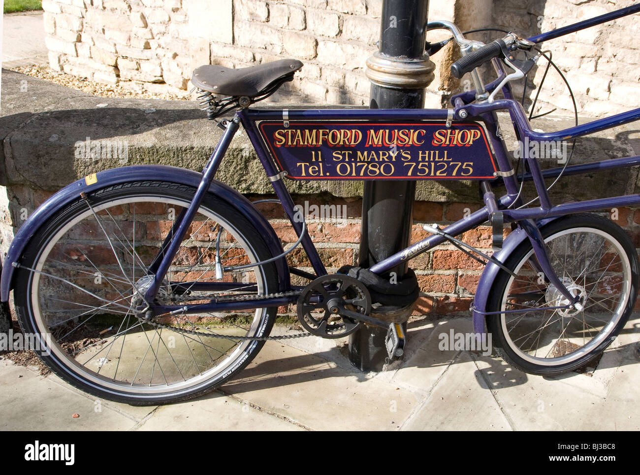 Consegna in bicicletta, Stamford Lincs Foto Stock