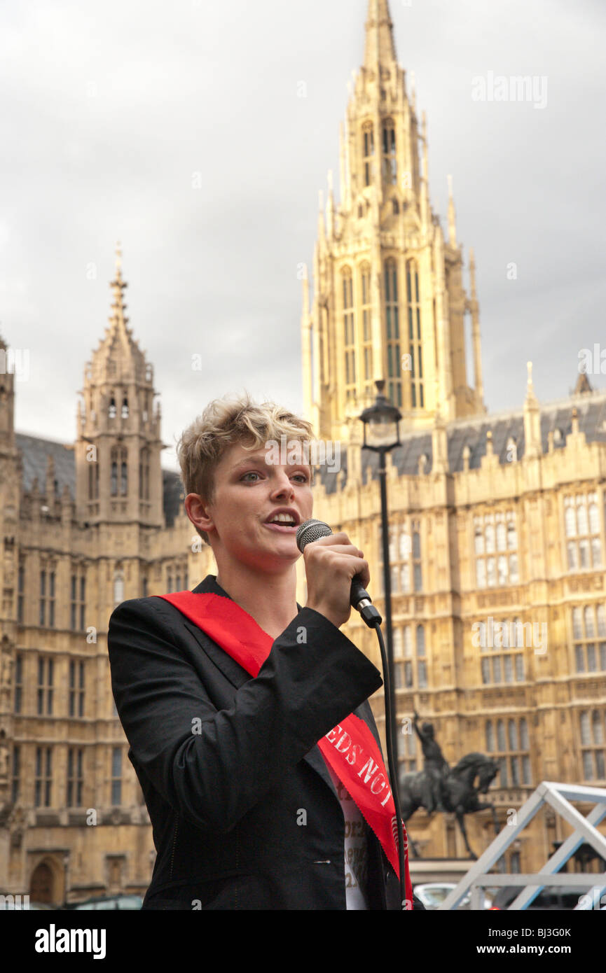 Tamsin Omond in clima Rush anta parla di emergenza climatica alternativa il parlamento a Westminster Foto Stock