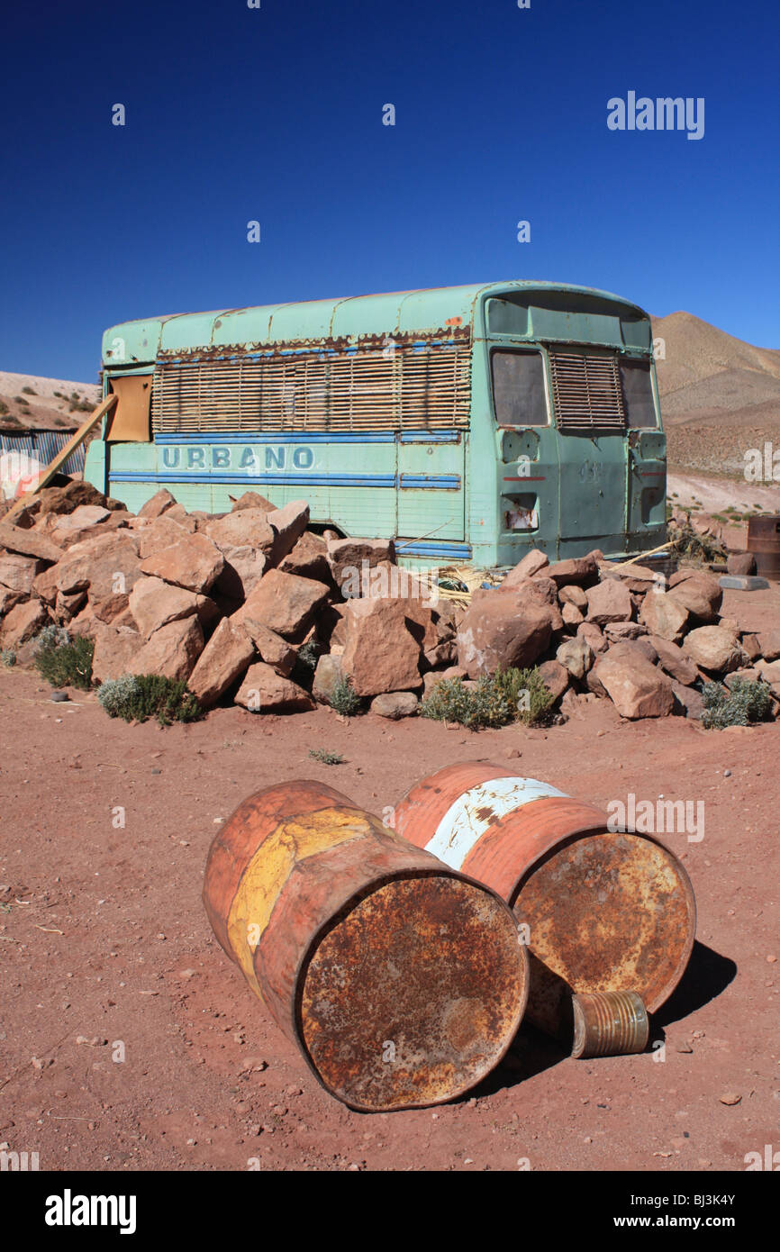 Bus abbandonati, MACHUCA (2004), Altiplano, Cile Foto Stock