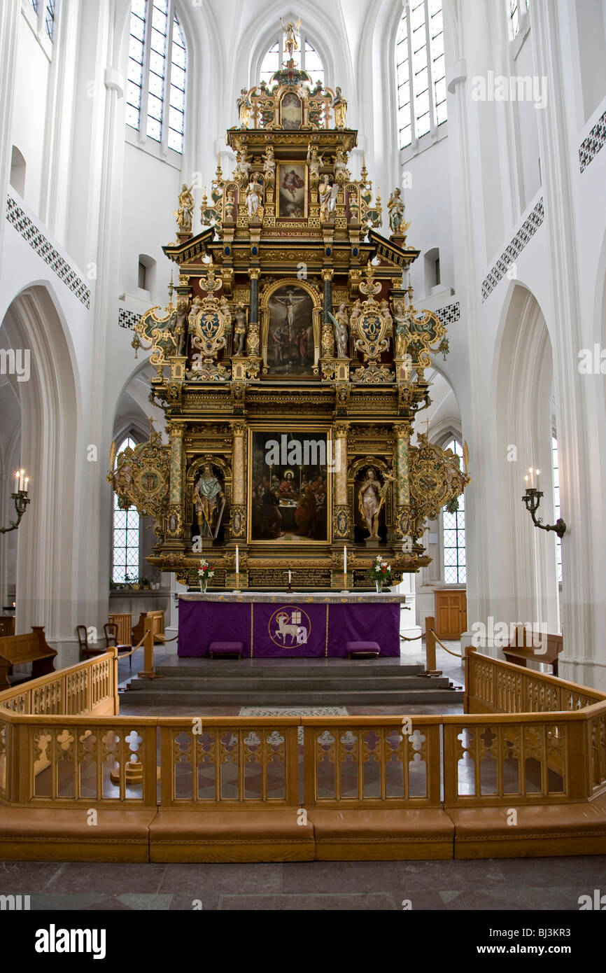 La pala d'altare della Santa Chiesa di Petri a Malmo, Svezia, Europa Foto Stock