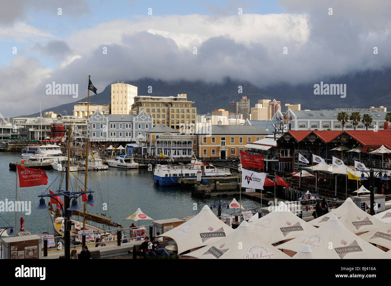 Quay 4, vista al mare e la Table Mountain, Waterfront, Città del Capo, Provincia del Capo, in Sud Africa e Africa Foto Stock