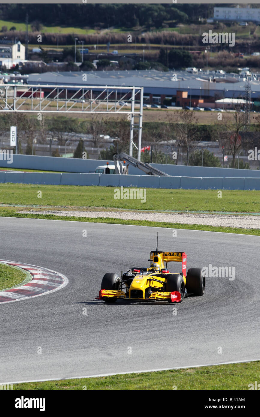 Robert Kubica per la guida di 2010 Renault Formula One Team sul circuito di Montmelò, Barcellona, Spagna Foto Stock