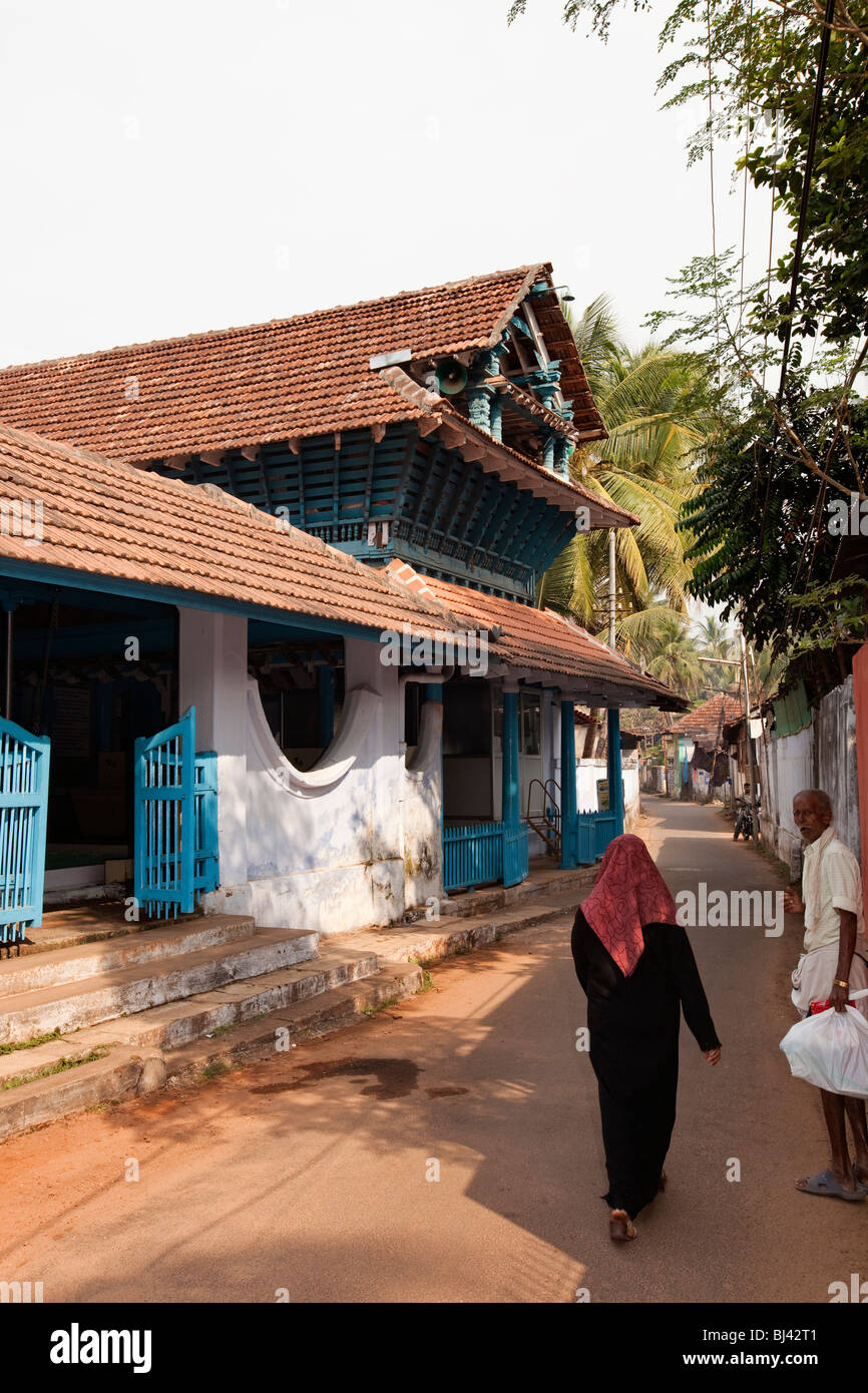 India Kerala, Calicut, Kozhikode, Kuttichira, Halwa Bazaar, vecchia moschea in legno Foto Stock