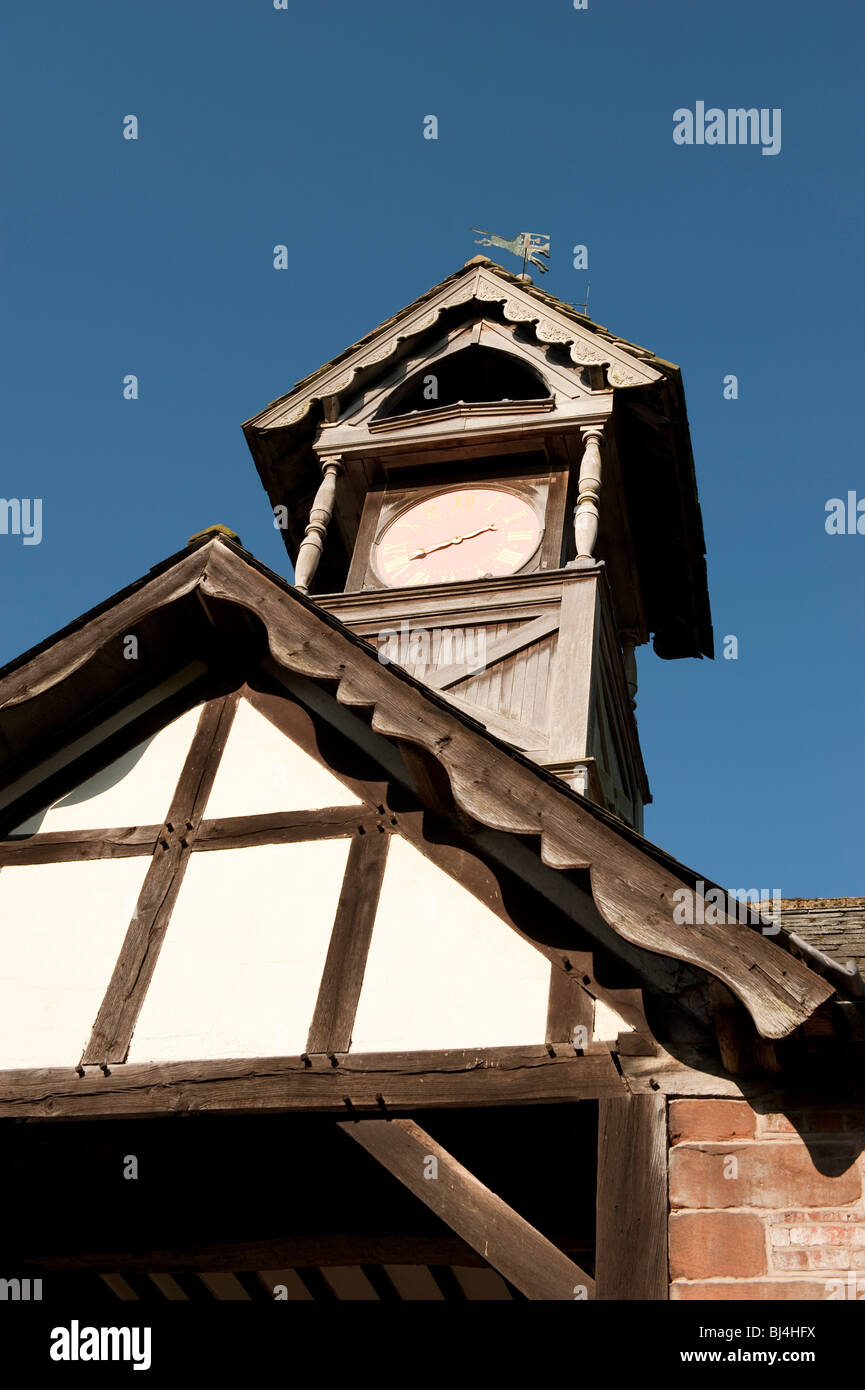 Orologio in legno da torre a Arley Hall CHESHIRE REGNO UNITO Foto Stock