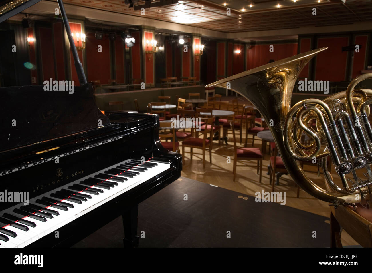 Un pianoforte e corno francese presso la Konzerthaus di Berlino, Germania Foto Stock