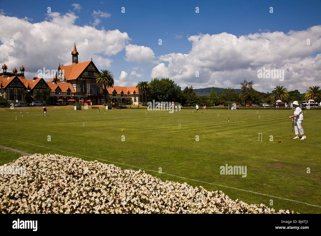 Il Rotorua Croquet Club presso i Giardini del Governo fronti Elizabethan o in stile Tudor 1906 Rotorua bagni in Rotorua Nuova Zelanda Foto Stock