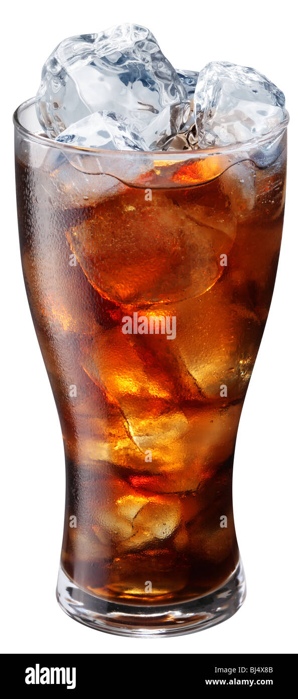 Bicchiere di cola con cubetti di ghiaccio Foto Stock