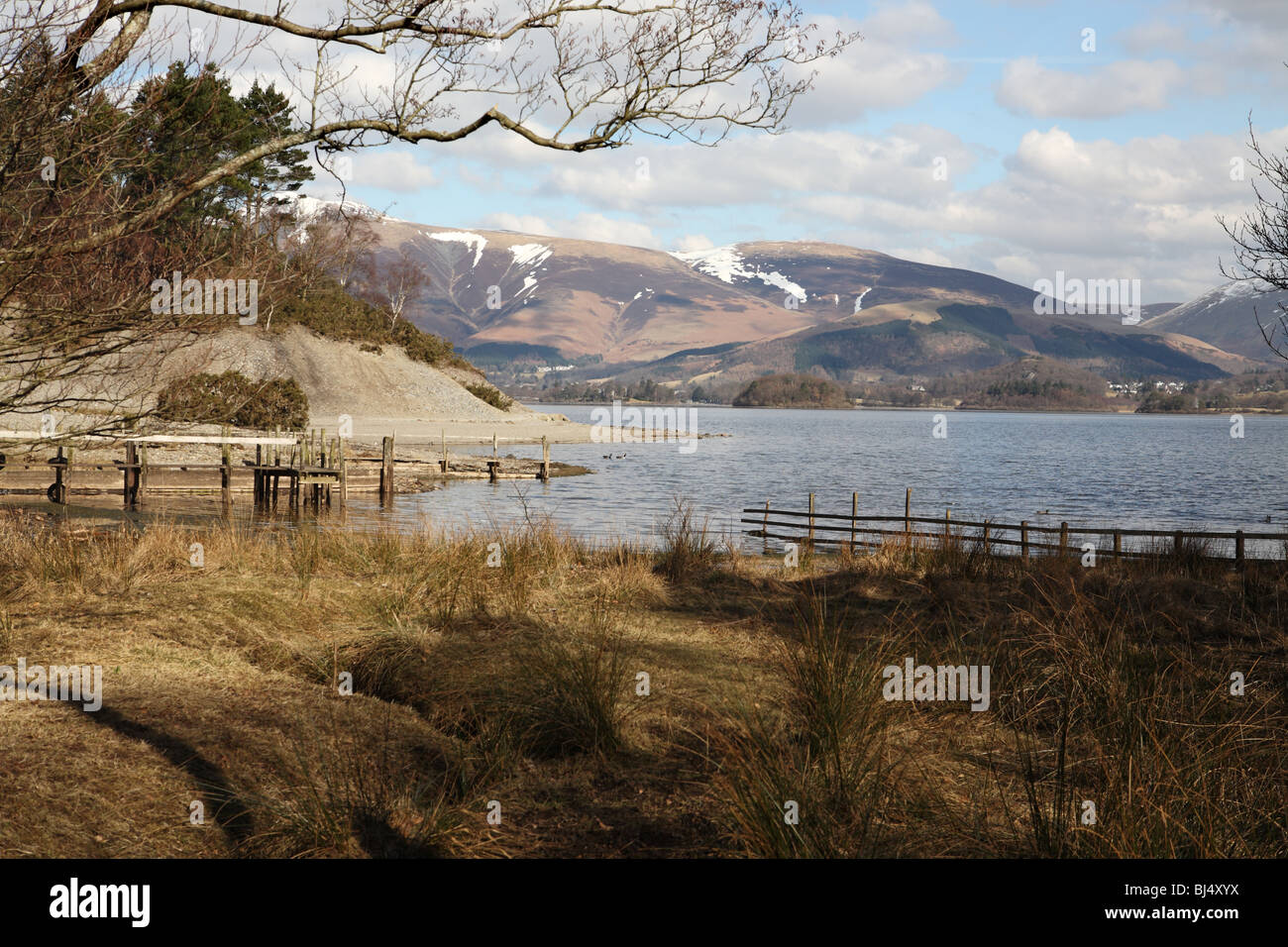Vista dal lato meridionale di Derwent Water nel Lake District inglese, Cumbria, Foto Stock