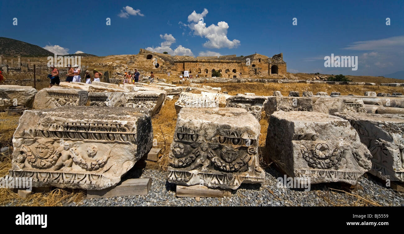 Colonne caduti Hierapolis Pamukkale Turchia Foto Stock
