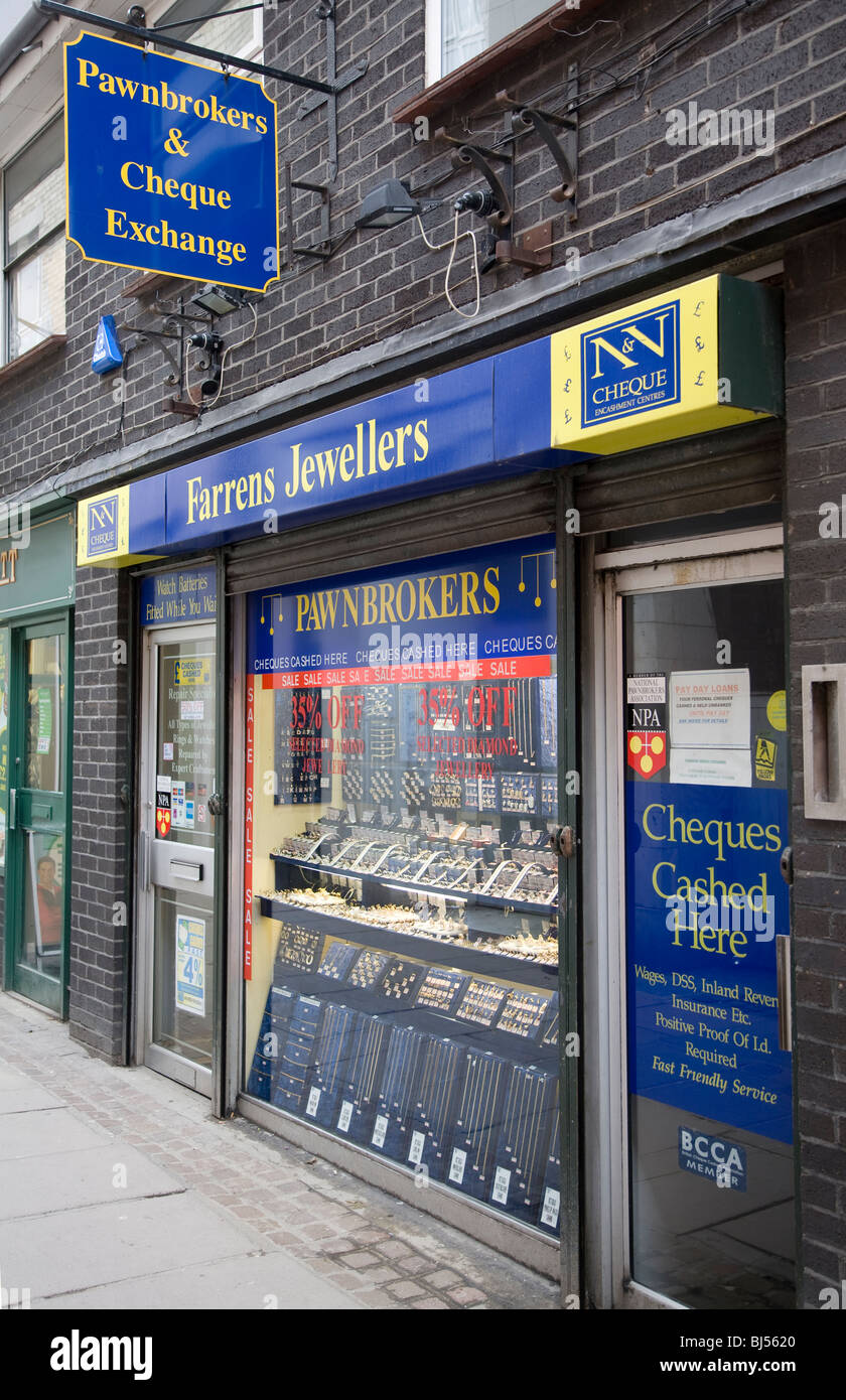 Pawnbrokers e verificare exchange Colchester Essex Inghilterra Foto Stock