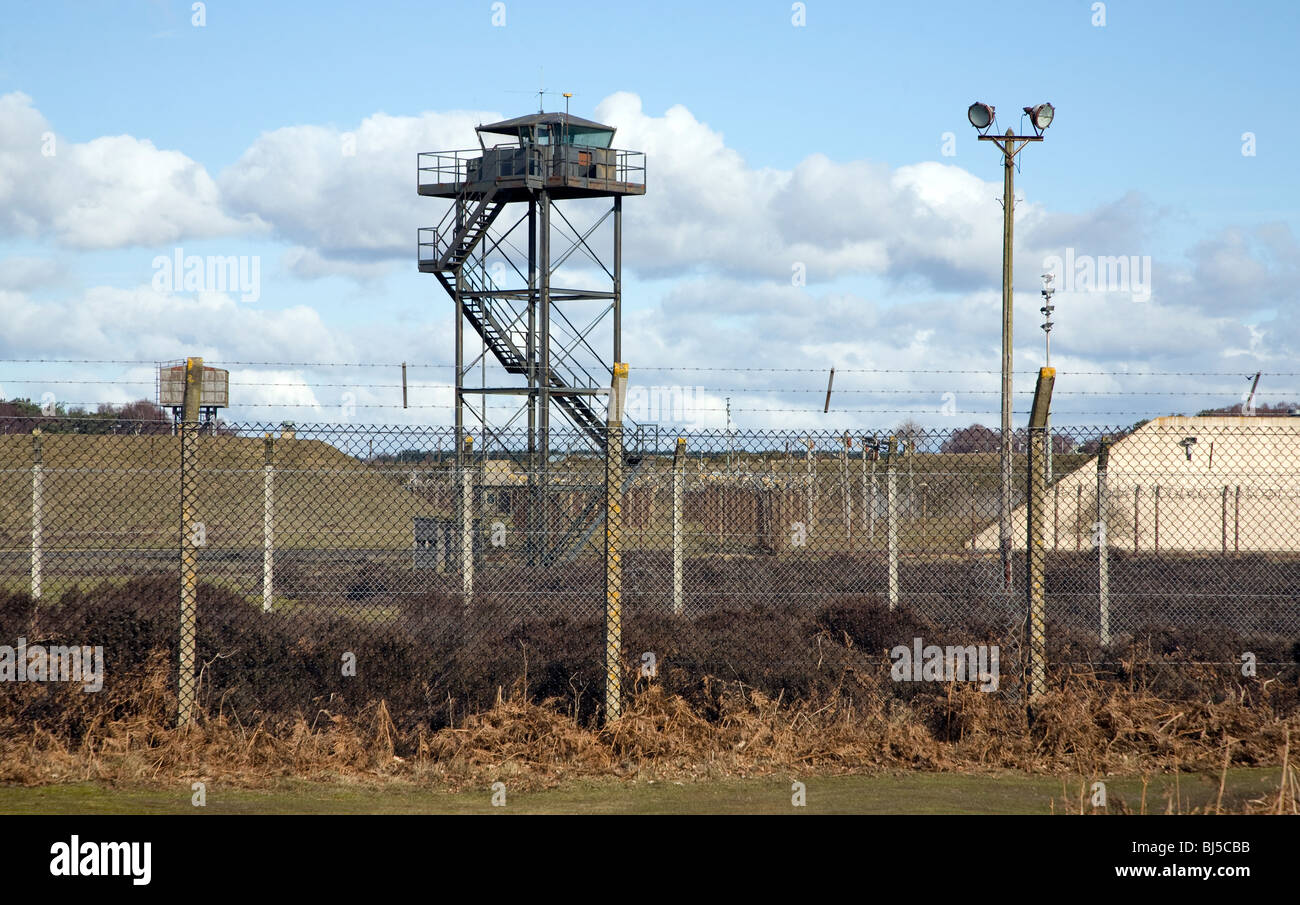 Protezione del perimetro della recinzione ex USAF Woodbridge, Suffolk, Inghilterra Foto Stock