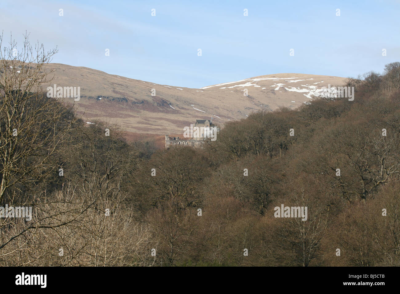 Castle Campbell e Ochil Hills Clackmannanshire Scozia Febbraio 2010 Foto Stock