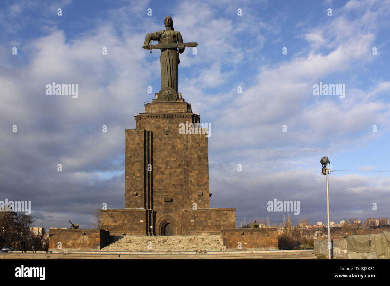 Armenia. Yerevan.La Madre Armenia un monumento nel parco della vittoria. Foto Stock