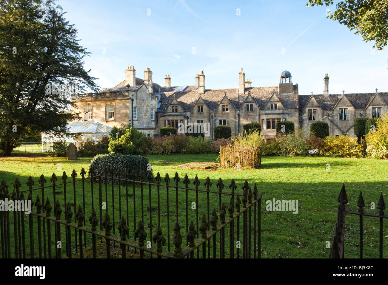 La rivolta a sud di ala Salperton Park, l'originale del XVII secolo la casa, il Costwolds a Salperton, Gloucestershire Foto Stock