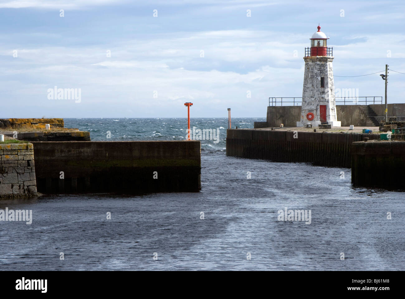 Il faro di Lybster Harbour, vicino a Wick nel nord-est della Scozia. Foto Stock