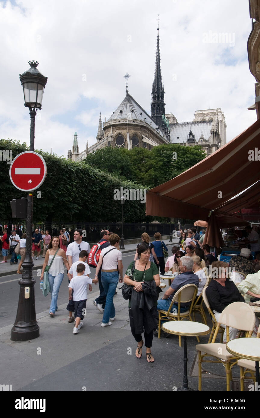 Bistrot e vicino alla cattedrale di Notre Dame di Parigi, Francia. Foto Stock