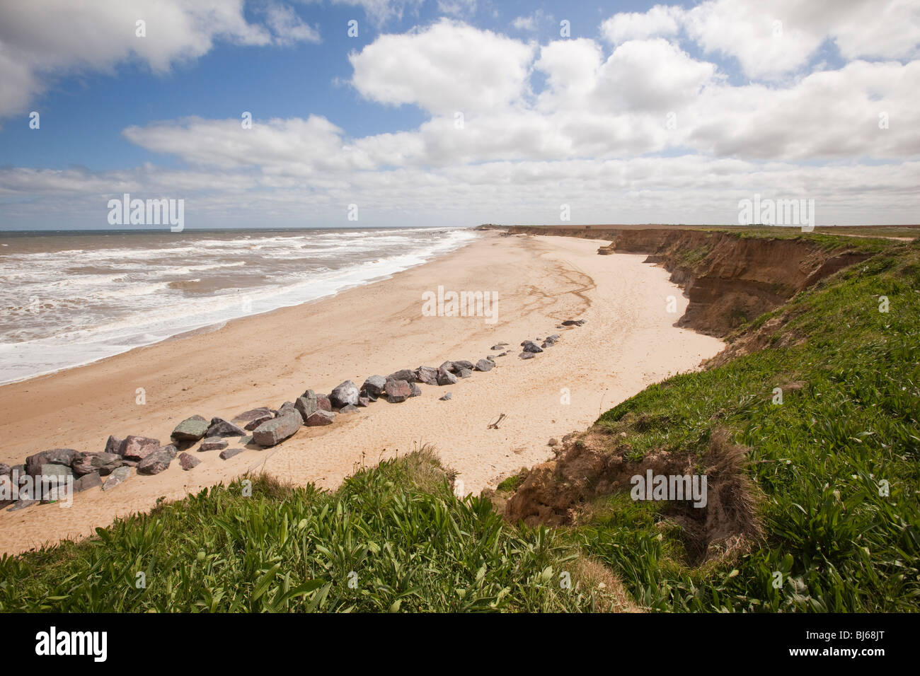 Regno Unito, Inghilterra, Norfolk, Happisburgh, in mancanza di erosione costiera difese, rapidamente erodendo clifftop Foto Stock
