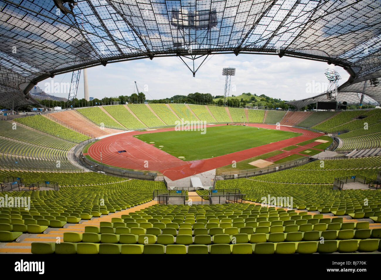 Frei Otto teso strutture di Monaco di Baviera 72 Giochi Olimpici. Stadio olimpico e del parco. Monaco di Baviera Germania Foto Stock
