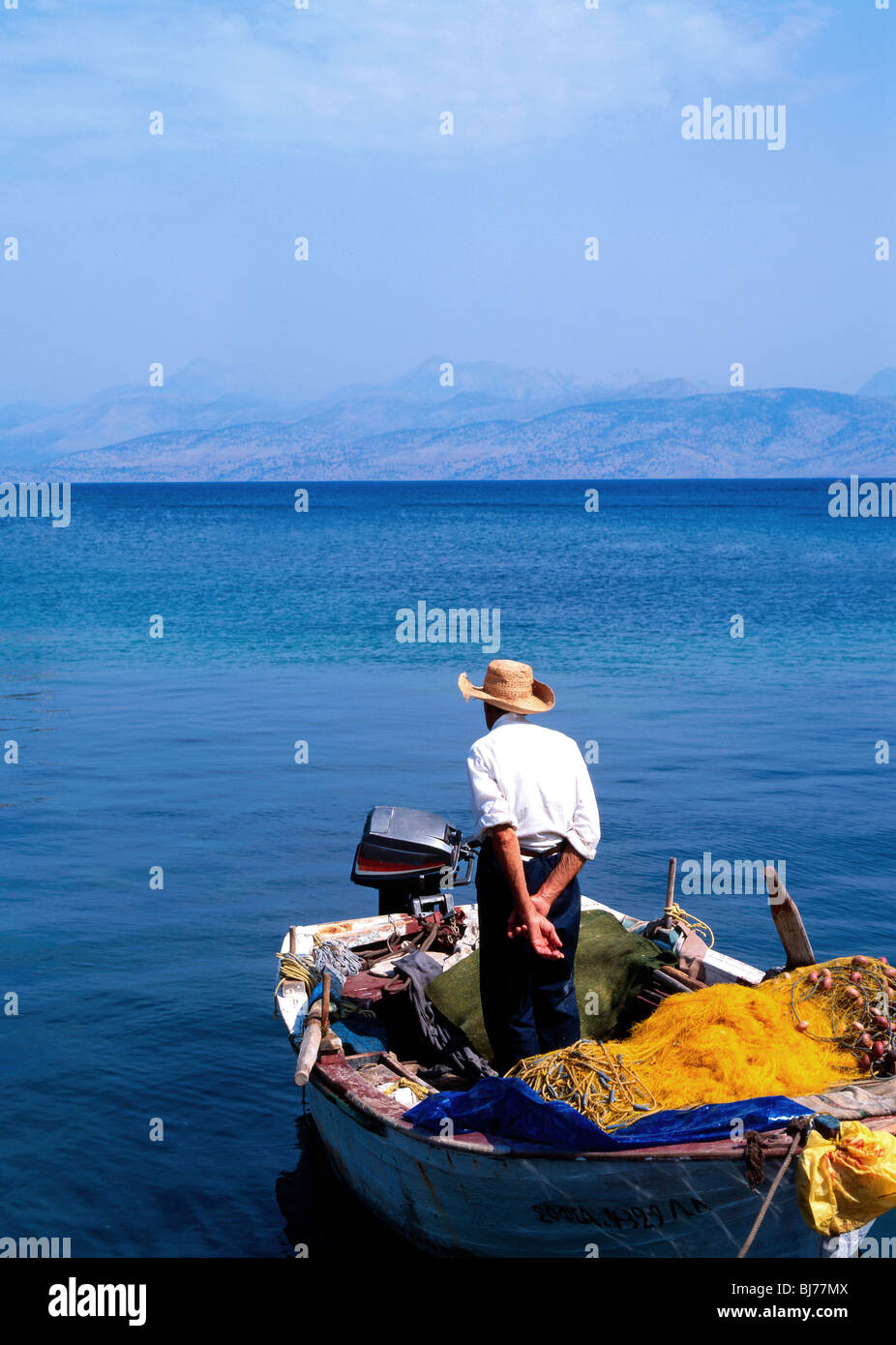 Vecchio Pescatore greca sull'isola di Corfu Foto Stock