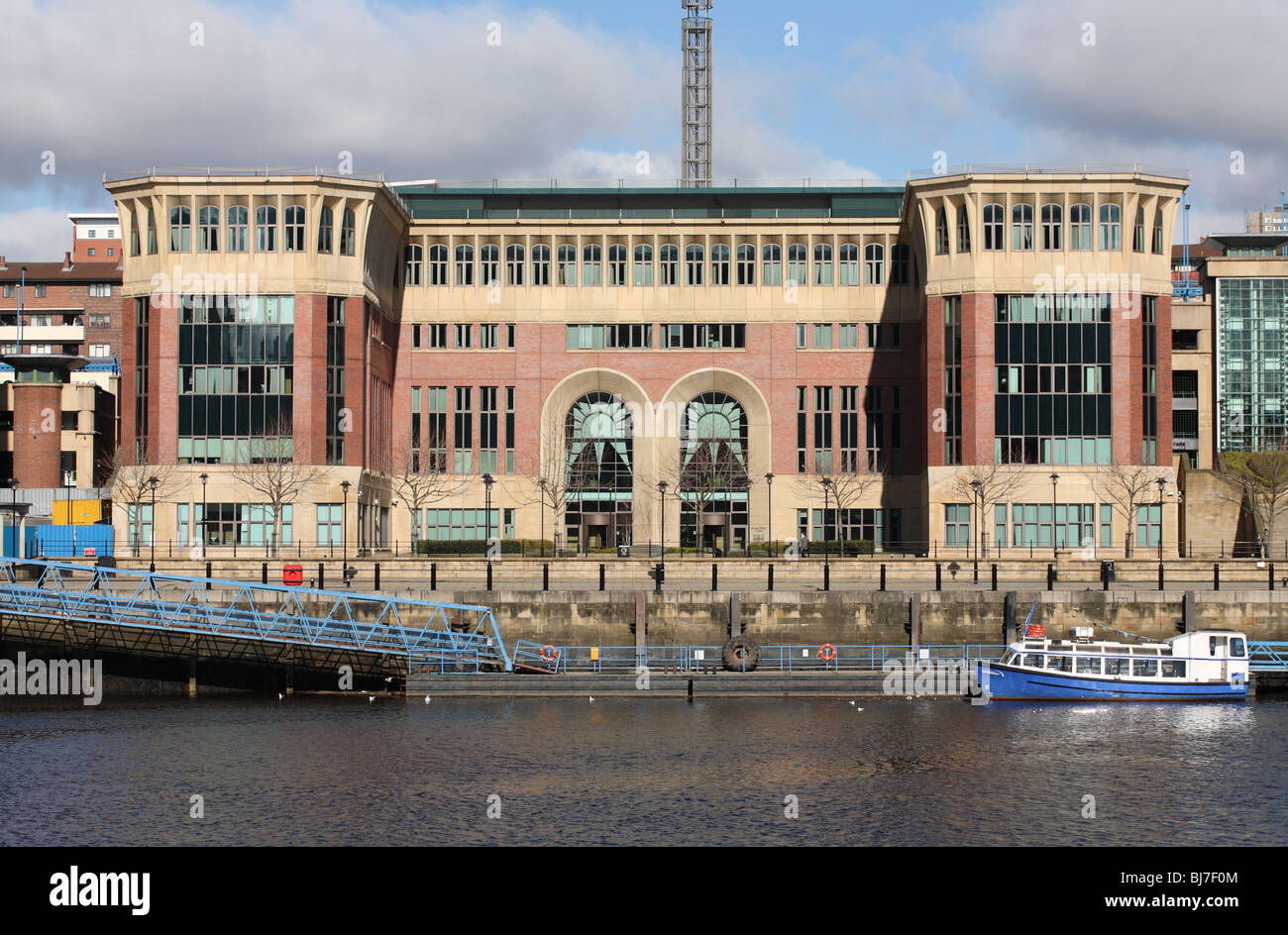St Ann's Wharf, edificio per uffici a Newcastle Quayside occupato dalla ditta di legge Dickinson Dees. Foto Stock