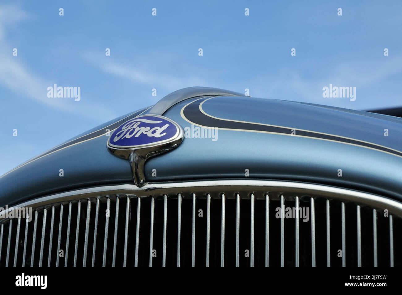 1932 Ford Modello B Highboy Hotrod griglia anteriore e dettaglio di badge Foto Stock